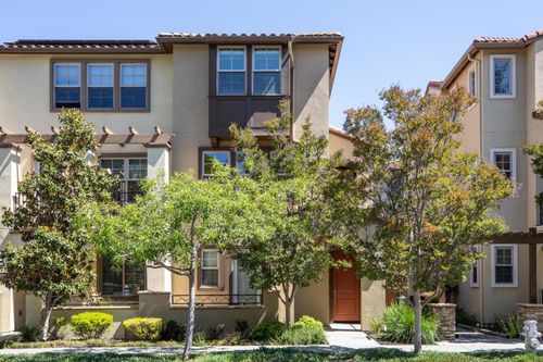 118 Minaret Ave, Mountain View, CA, 94043-5300 | Card Image