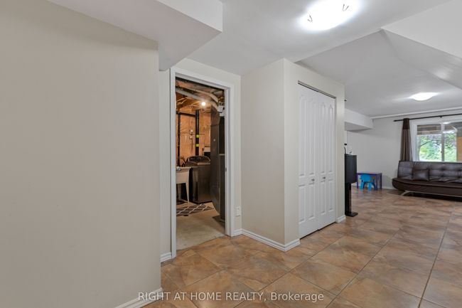 82 Rossmore Crt, House other with 3 bedrooms, 2 bathrooms and 2 parking in London ON | Image 33