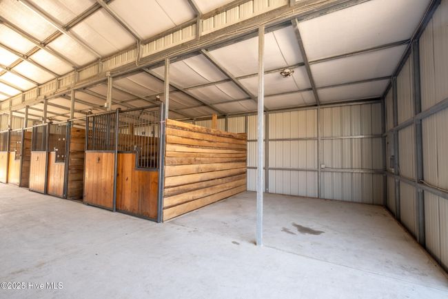 6-stall barn with hay storage | Image 68