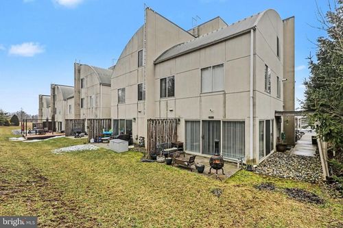 130 Blue Ridge Cir, HARRISBURG, PA, 17110-4012 | Card Image