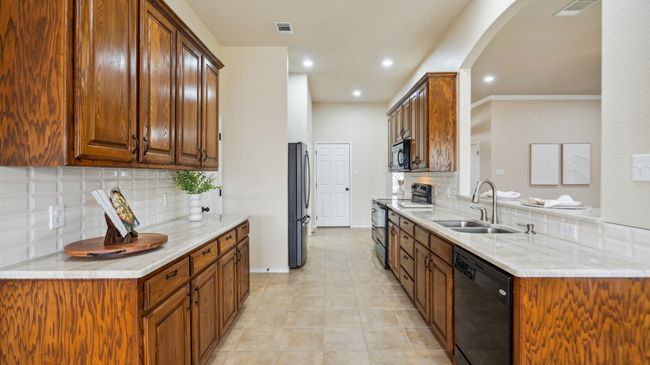 613 W Sheila Cir, House other with 4 bedrooms, 2 bathrooms and null parking in Joshua TX | Image 13
