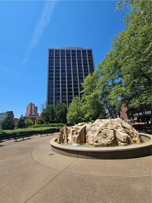 12k-112 Washington Pl, Pittsburgh, PA, 15219-3433 | Card Image