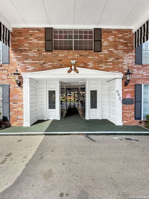 323a-8401 N New Braunfels Ave, San Antonio, TX, 78209-1144 | Card Image