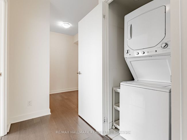 1702 - 58 Orchard View Blvd, Condo with 2 bedrooms, 1 bathrooms and null parking in Toronto ON | Image 21