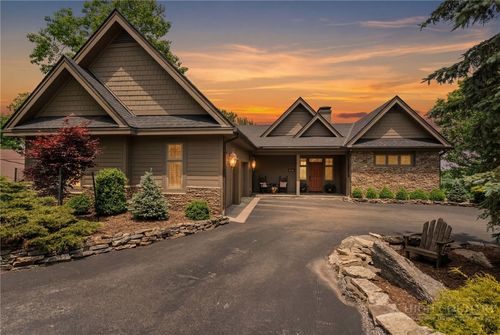 132 Grassy Gap Loop Rd, Beech Mountain, NC, 28604-8076 | Card Image