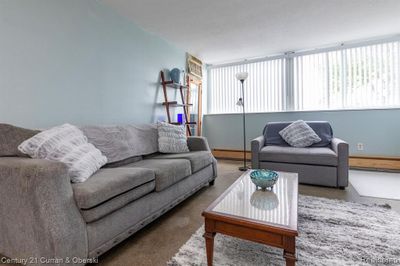 102 - 2419 Riverside Drive, Condo with 2 bedrooms, 1 bathrooms and null parking in Trenton MI | Image 2