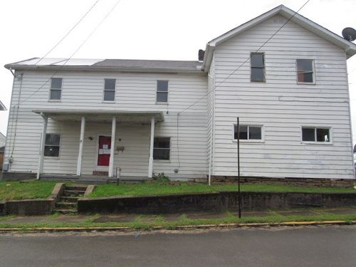 304 Market St, Belle Vernon, PA, 15012-1243 | Card Image