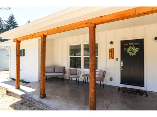 825 Horn Ln, Eugene, OR, 97404-2999 | Card Image