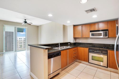 apt-836-610 Clematis St, West Palm Beach, FL, 33401-5329 | Card Image