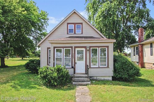 2598 Black River St, Deckerville, MI, 48427-9320 | Card Image