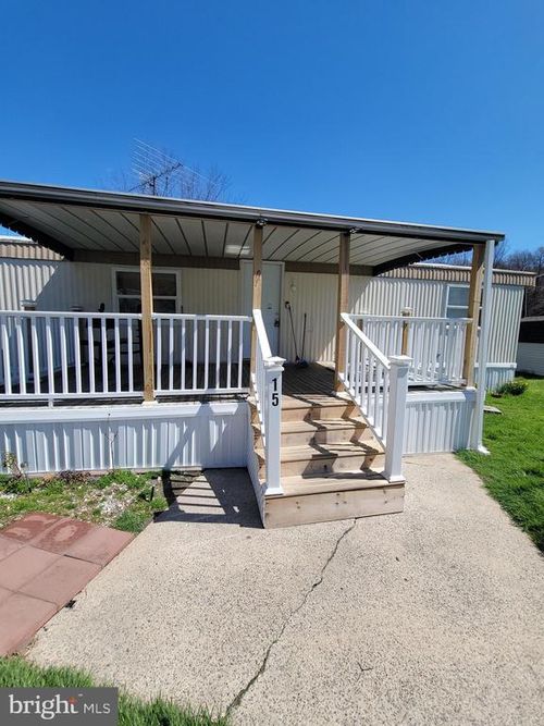 15 Parkview Drive, WILLOW STREET, PA, 17584 | Card Image