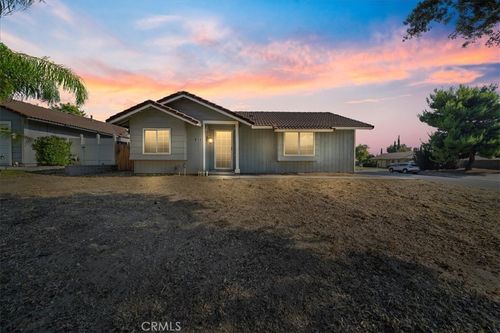 914 Gail Ave, Redlands, CA, 92374-2520 | Card Image