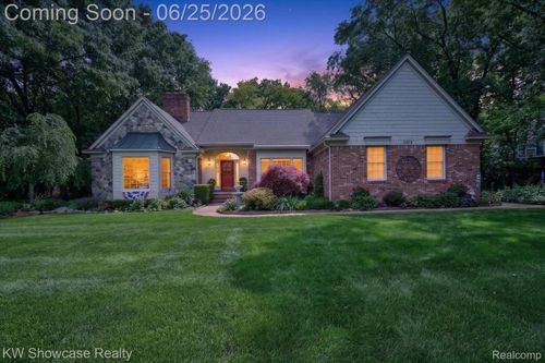 11073 Sandy Creek Dr, South Lyon, MI, 48178-9395 | Card Image