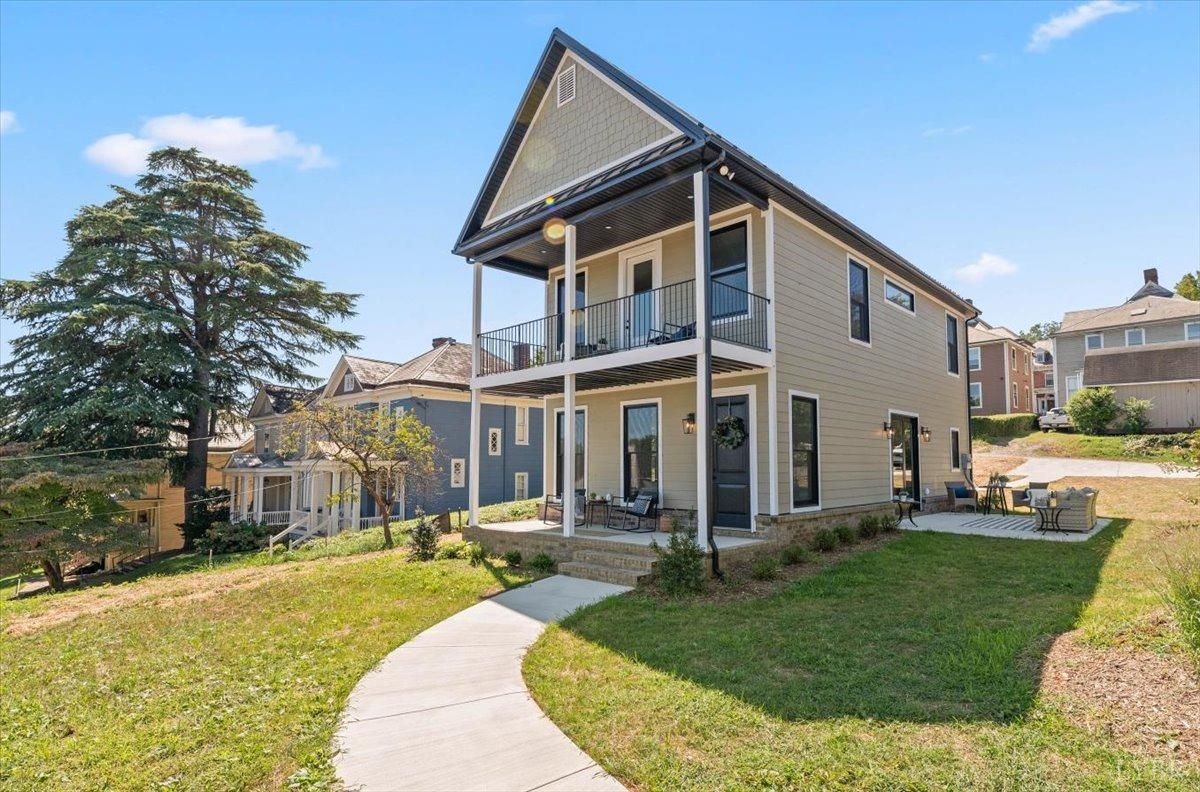 Harrison St, Lynchburg, VA 24504