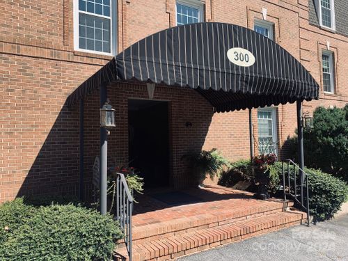 apt-11-300 N Fulton St, Salisbury, NC, 28144-4253 | Card Image