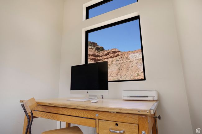 View of home office | Image 25