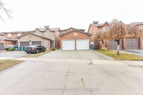 7140 Dalewood Dr, Mississauga, ON, L4T4E9 | Card Image