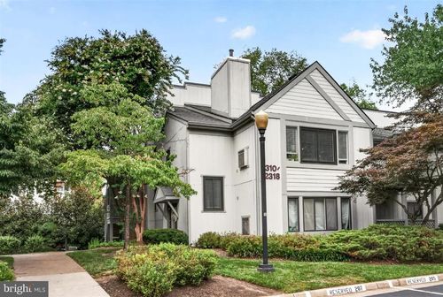 2316 Hunters Run Dr, RESTON, VA, 20191-2830 | Card Image