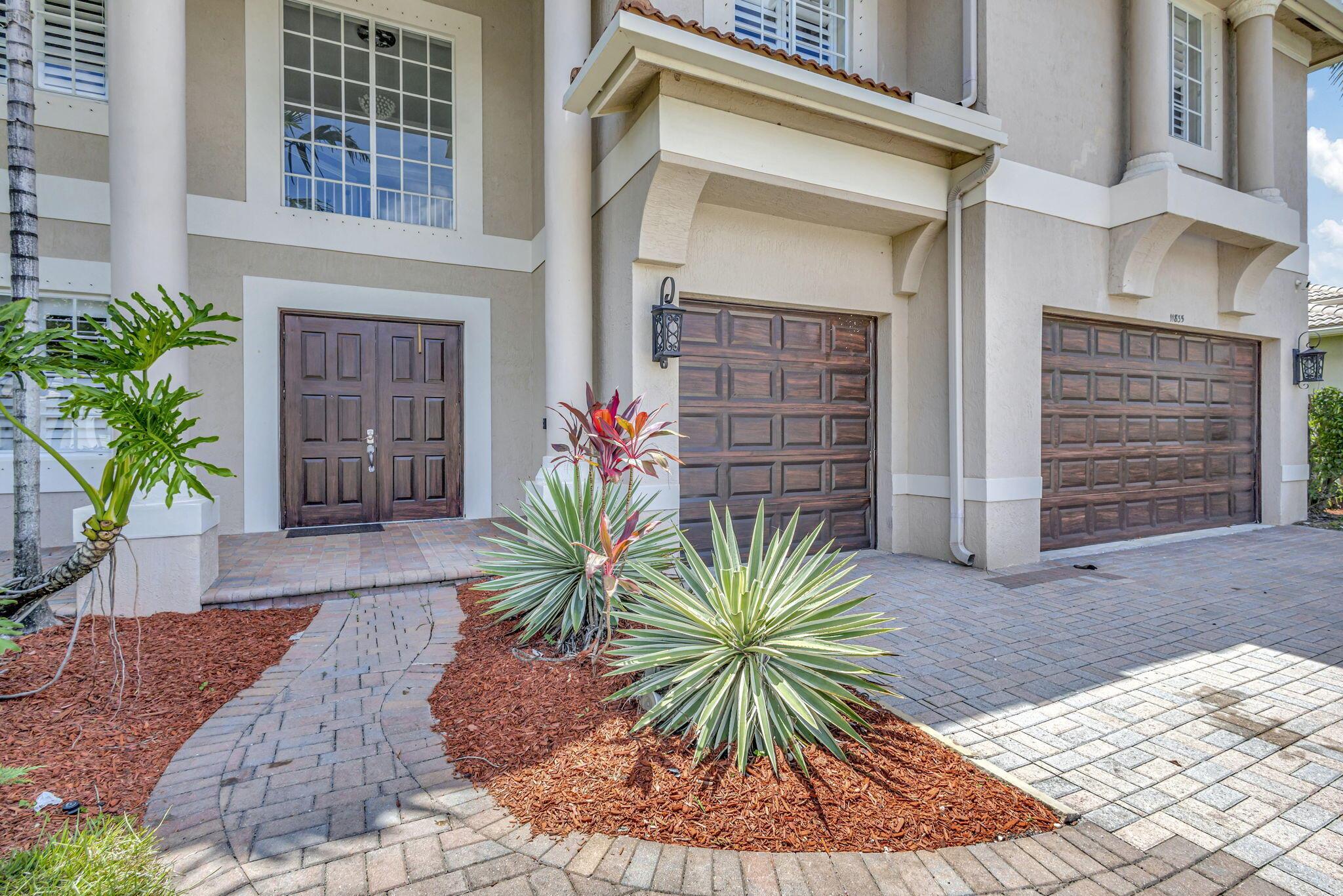 Osprey Point Cir, Wellington, FL 33449