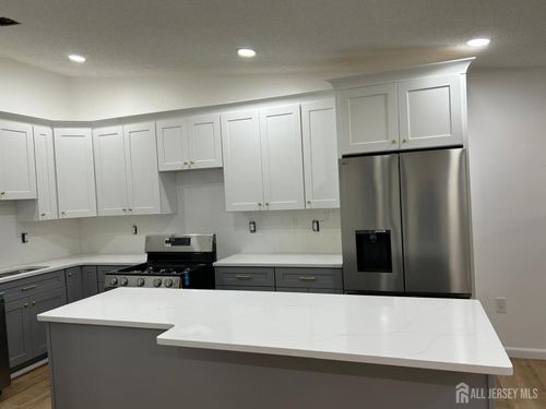 223 Wycoff Way W, East Brunswick, NJ, 08816-5646 | Card Image