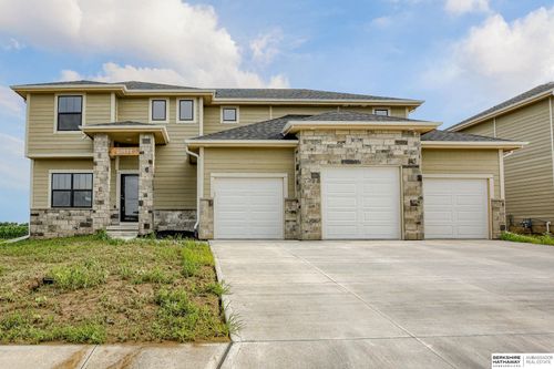 20822 Vernon Ave, Elkhorn, NE, 68022 | Card Image