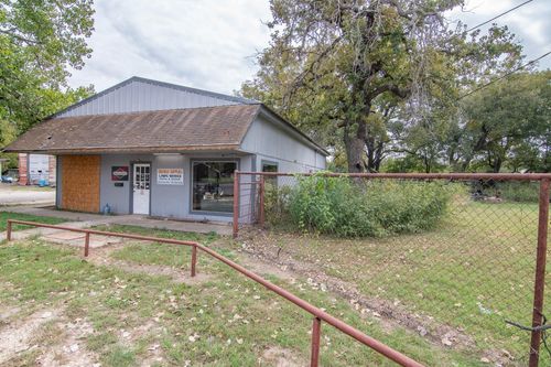 210 E College St, Rising Star, TX, 76471-5433 | Card Image