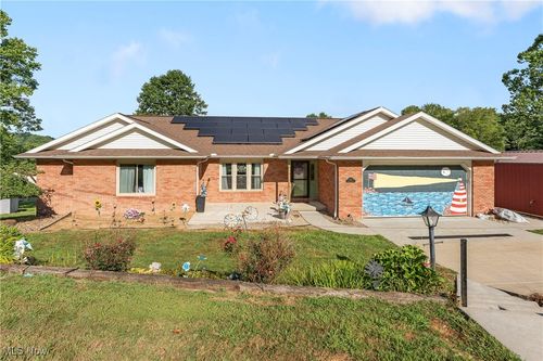 120 Hickory St, Newcomerstown, OH, 43832-9435 | Card Image