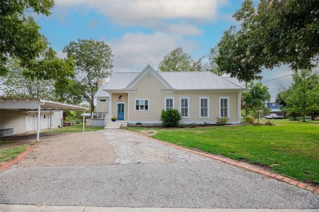 4 Car Driveway with Car Port | Image 32