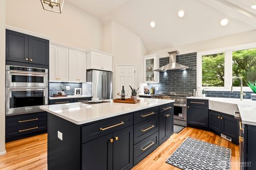 12020 199th Ct Ne, Woodinville, WA, 98077-5637 | Card Image