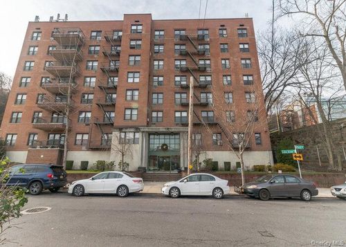 1b-5235 Post Rd, Bronx, NY, 10471-3037 | Card Image