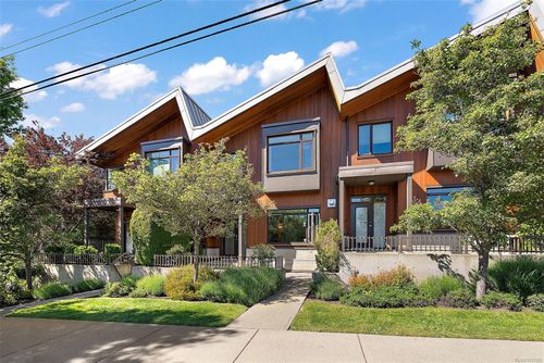 2-1696 Pear St, Saanich, BC, V8P2A6 | Card Image