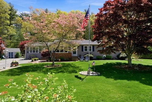 71 Valley St, Pembroke, MA, 02359-3713 | Card Image