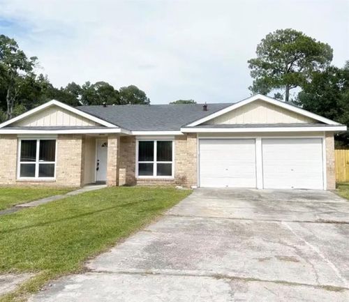 110 Charles Dr, Slidell, LA, 70460-8462 | Card Image