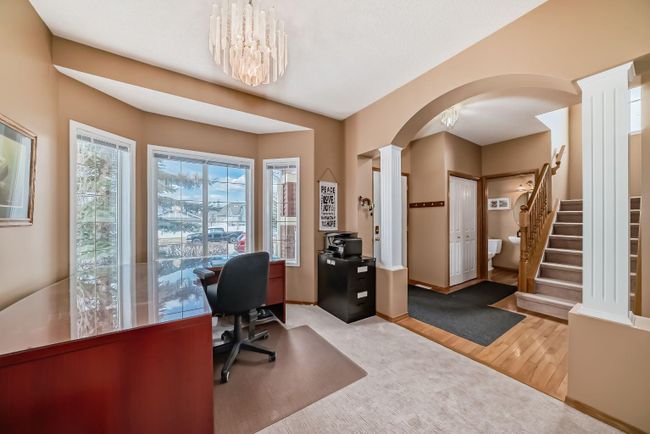 123 West Springs Way Sw, Home with 3 bedrooms, 3 bathrooms and 2 parking in Calgary AB | Image 4