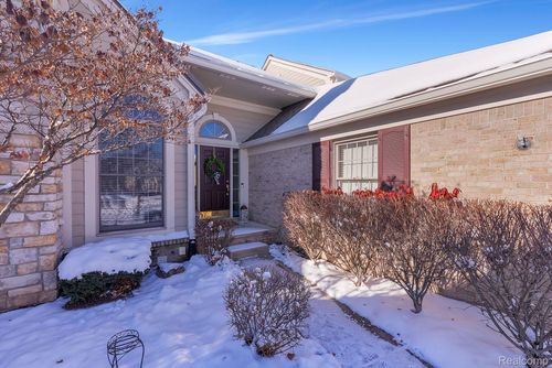 16729 Lyonhurst Cir, Northville, MI, 48168-4418 | Card Image