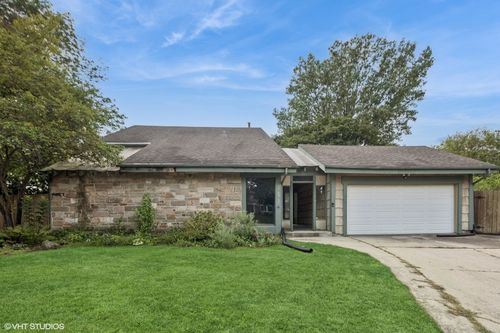 30W151 Arlington Ct, Warrenville, IL, 60555-1201 | Card Image