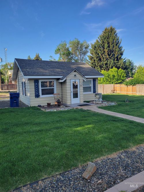 180 E Main St, Hagerman, ID, 83332-5018 | Card Image