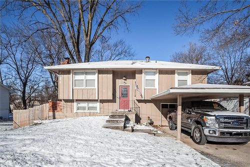 902 Ley Cir, Excelsior Springs, MO, 64024-1426 | Card Image