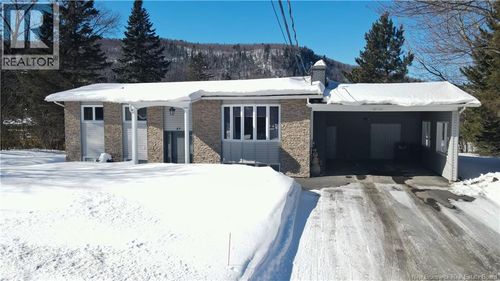 49 Hubert St, Edmundston, NB, E3V4K6 | Card Image