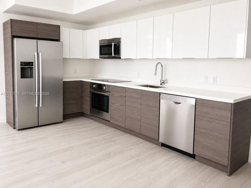 1809-1010 Sw 2nd Ave, Miami, FL, 33130-4462 | Card Image