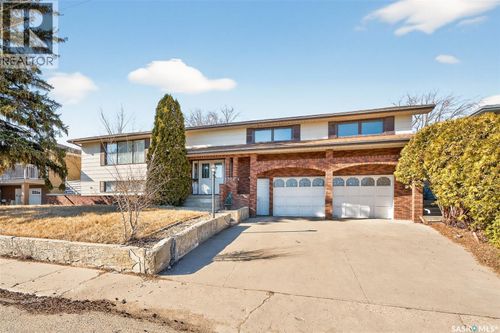 1208 Athabasca St W, Moose Jaw, SK, S6H6C6 | Card Image