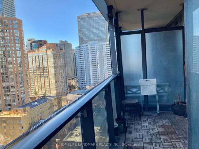 1406 - 5 St Joseph St, Condo with 1 bedrooms, 1 bathrooms and null parking in Toronto ON | Image 8