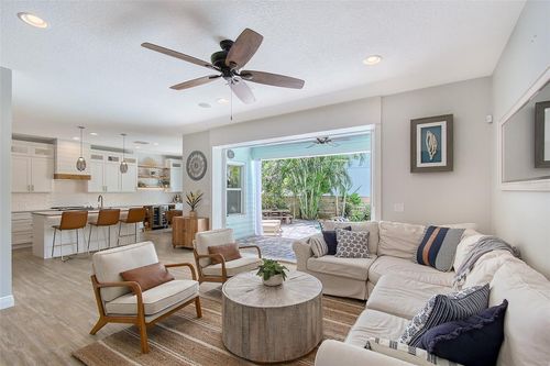 1738 Siesta Dr, SARASOTA, FL, 34239-5948 | Card Image