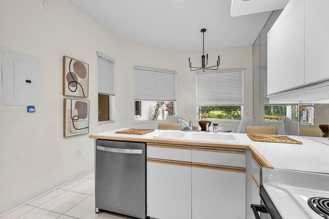 APT-804 - 2542 Coco Plum Blvd, Condo with 3 bedrooms, 3 bathrooms and null parking in Boca Raton FL | Image 11