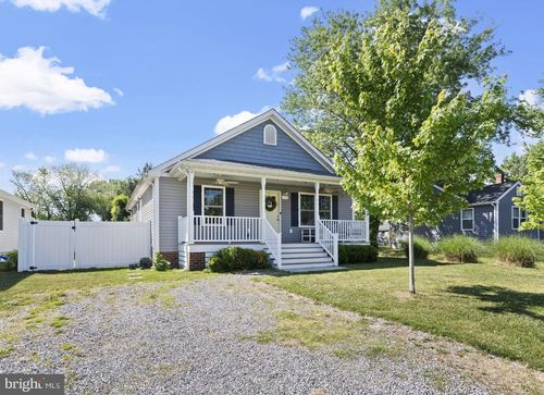 320 2nd St, Colonial Beach, VA, 22443-1813 | Card Image