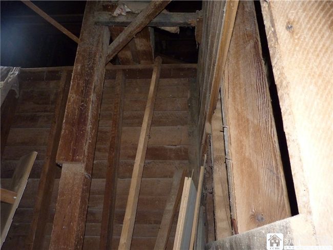 2nd floor east side with potential | Image 27