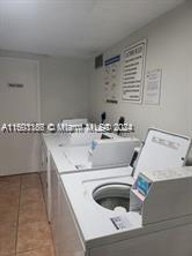 APT-117 - 200 177 Th Dr, Condo with 1 bedrooms, 1 bathrooms and null parking in Sunny Isles Beach FL | Image 20