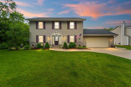 2935 W Bridge Street, Greenfield, WI, 53221 | Card Image