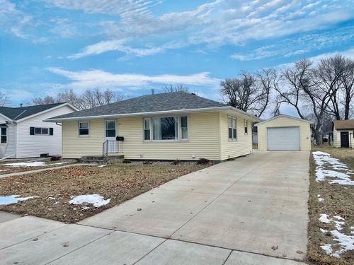 511 N Van Buren Ave, Springfield, MN, 56087-1543 | Card Image