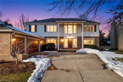 6337 Woodhawk Dr, Mayfield Hts, OH, 44124-4154 | Card Image